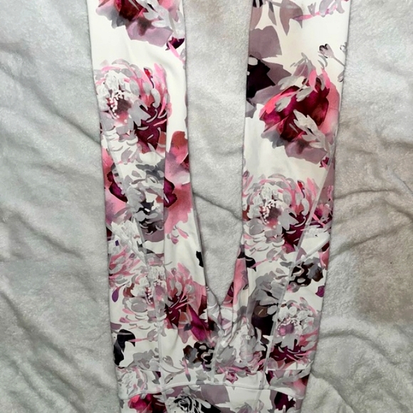 Athleta Salutation Tight Peony 7/8 Leggings Stash Pockets Womens Size XXS - Picture 7 of 11